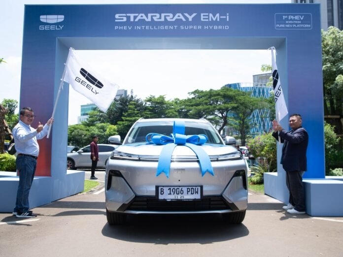 Geely Serahkan Starray EM-i Rakitan Lokal ke Para Pemilik Pertama, Awali Fase Distribusi Nasional