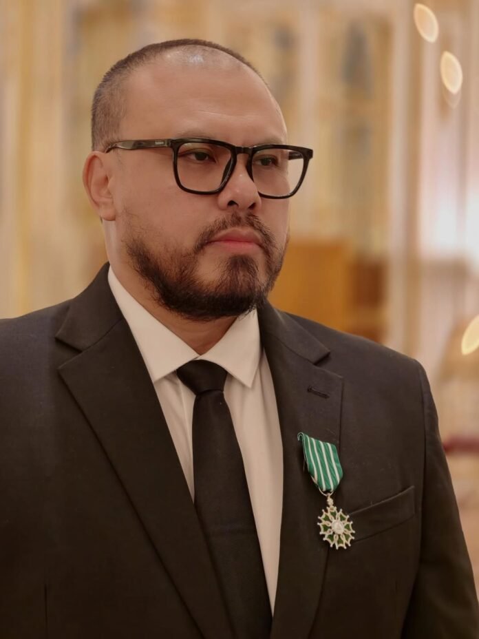 Menjelang Penayangan Film Horor Komedi Terbarunya ‘Ghost in the Cell’, Joko Anwar Dianugerahi Gelar Ksatria ‘Chevalier de l’Ordre des Arts et des Lettres’ oleh Pemerintah Prancis