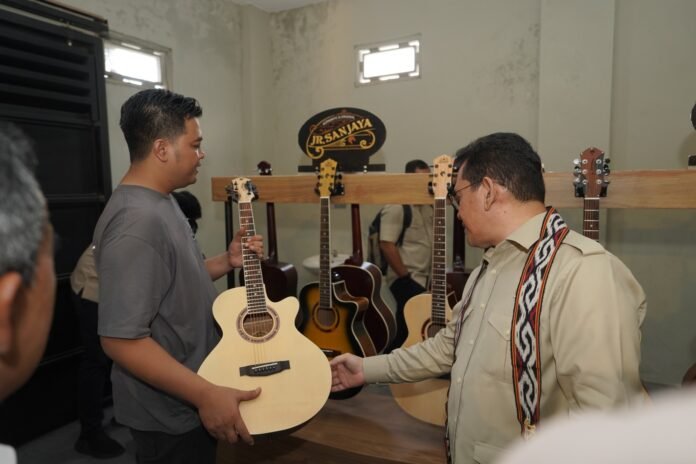 Alunan Gitar Buatan Klaten, Melodi Menjanjikan dari yang “Tak Diperhitungkan”