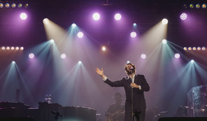 Kemegahan Suara Josh Groban Memukau Jakarta di Suasana Valentine