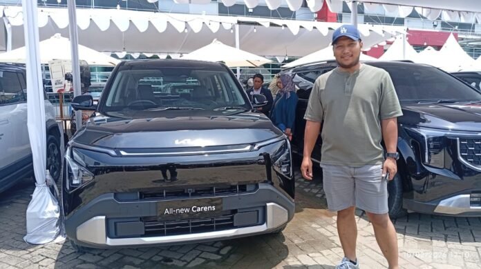 Dari Balik Kemudi All New Carens,  Banyak Pengunjung IIMS Langsung SPK Setelah Rasakan Sendiri Pengalaman Berkendaranya