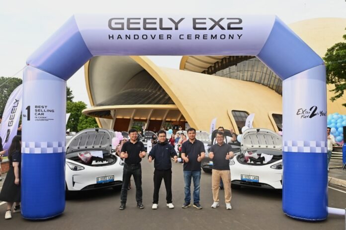 Geely Serahkan Lebih dari 5.000 Unit Geely EX2 di Indonesia dan Thailand