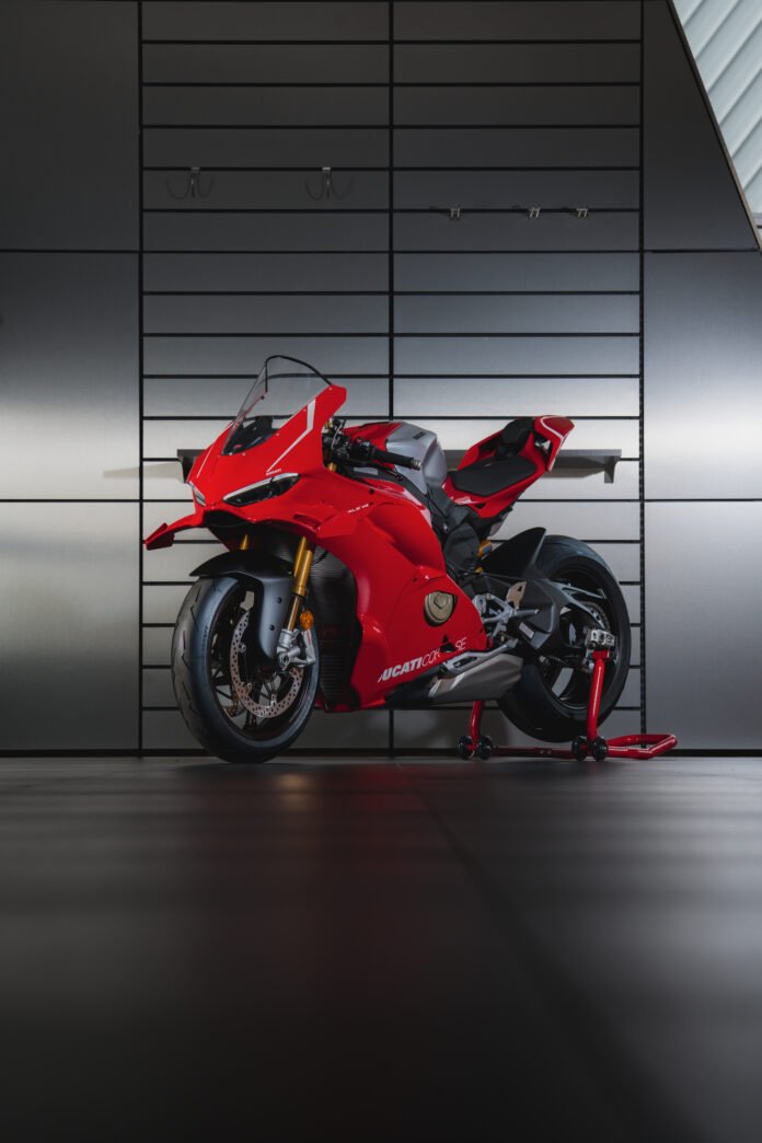 Ducati Indonesia Resmi Hadirkan Panigale V4 R di Indonesia, Representasi Terbaik dari Teknologi Balap Ducati