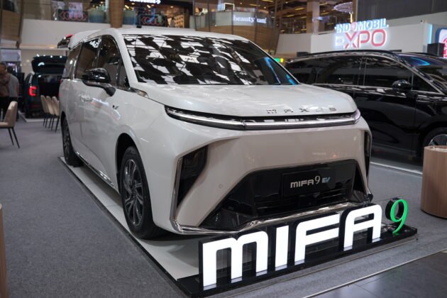 Maxus MIFA 9 di Indomobil Expo Bandung