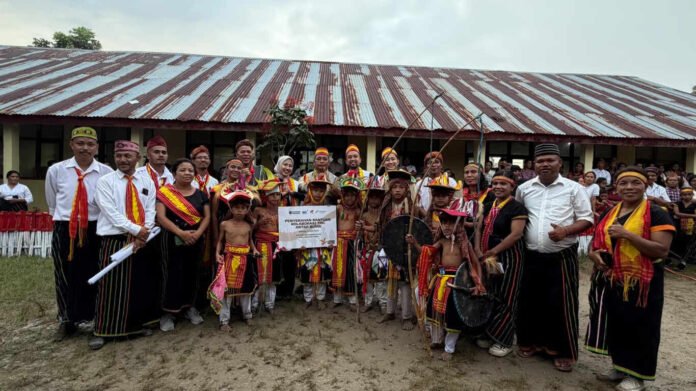 Kolaborasi TJSL Antar-BUMN, SUCOFINDO Dorong Pemerataan Pendidikan melalui Program Literasi Negeri di Nusa Tenggara Timur