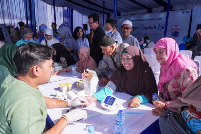 BRI BO Otista dan BRIMedika Gelar Pemeriksaan Kesehatan Gratis dalam Program CX 100 untuk Nasabah Pensiunan