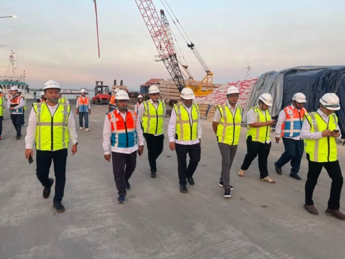 BP BUMN Tinjau Operasional Pelindo Gresik, Perkuat Layanan Logistik Nasional